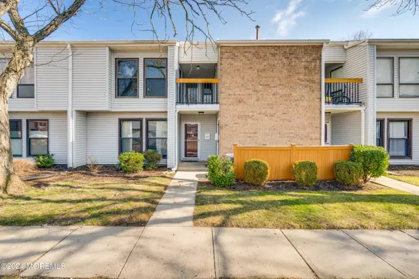 East Windsor, NJ 08520,6 Dennison Drive #N