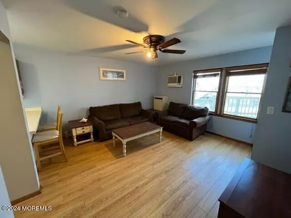 Seaside Heights, NJ 08751,127 Blaine Avenue #1