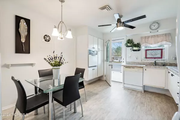 Lakewood, NJ 08701,542 Sheffield Court #100b