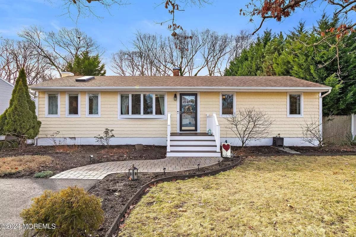 Lanoka Harbor, NJ 08734,311 Laurel Boulevard