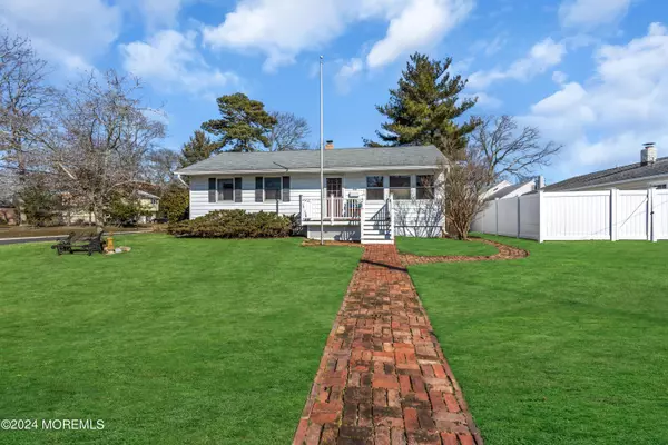 Wall, NJ 07719,916 Fifth Avenue