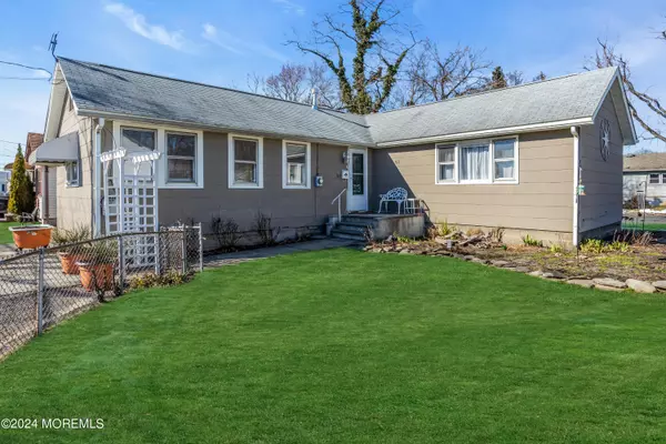 North Middletown, NJ 07748,53 Holmes Place