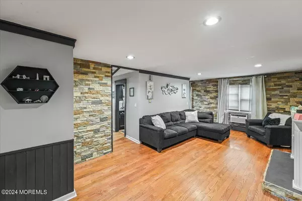 Belleville, NJ 07109,725 Joralemon Street #171