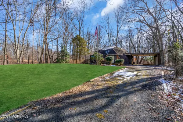 Hightstown, NJ 08520,145 Woods Road