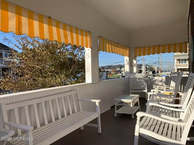 38 5th Avenue, Seaside Park, NJ 08752