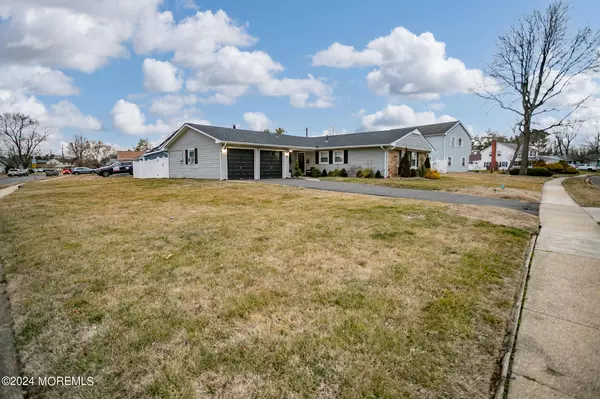 Willingboro, NJ 08046,18 Echo Lane