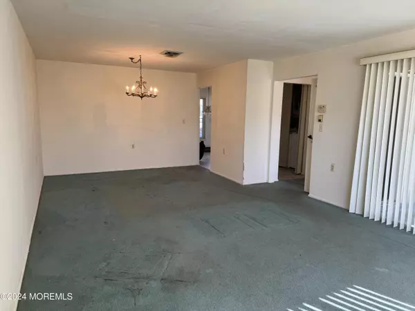 Lakewood, NJ 08701,915 Dumbarton Drive