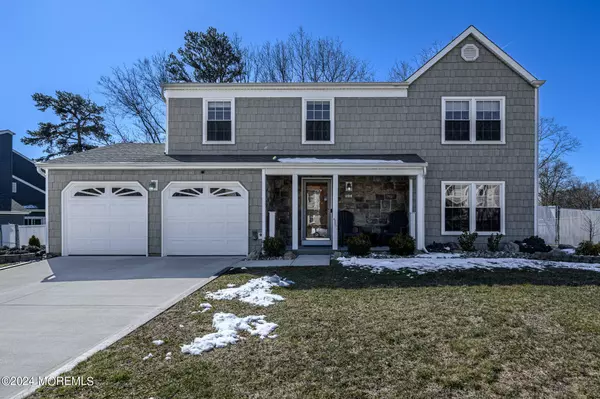 86 Concord Circle, Howell, NJ 07731