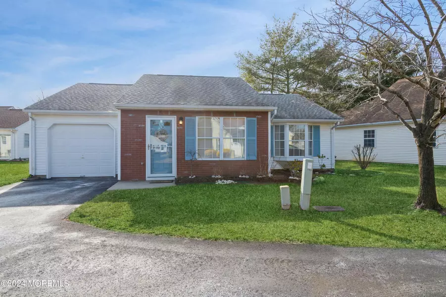 37 Carnaby Close #1000, Freehold, NJ 07728