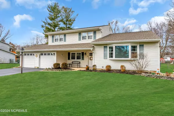 East Windsor, NJ 08520,48 Woodland Drive