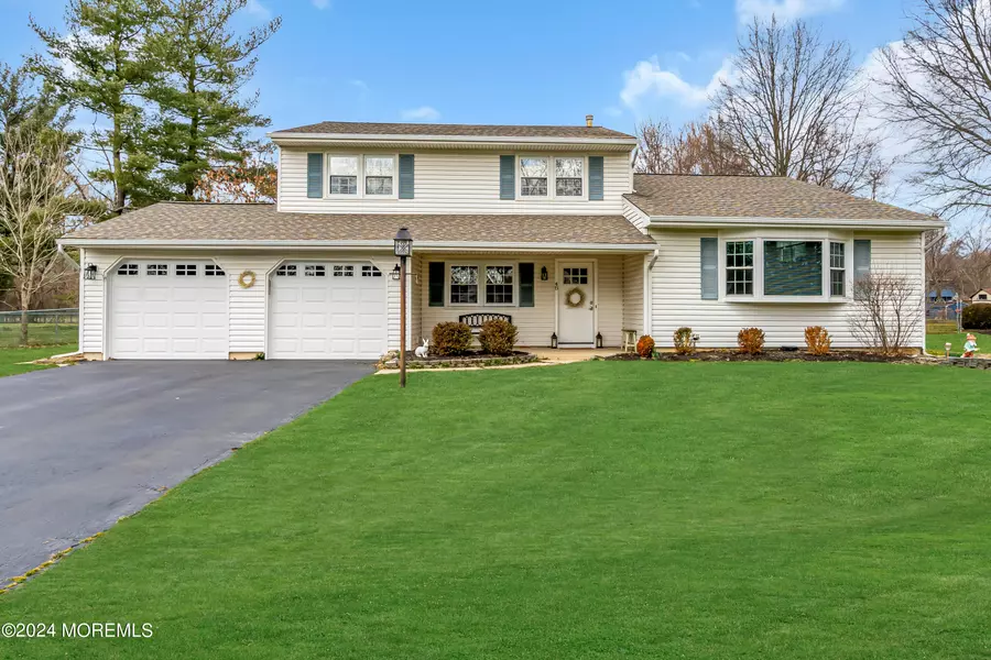 48 Woodland Drive, East Windsor, NJ 08520