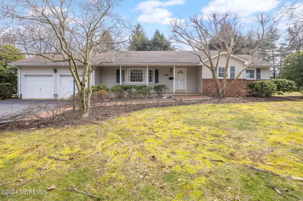 118 Leedsville Drive, Lincroft, NJ 07738