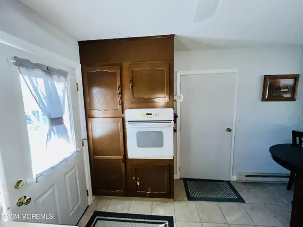 Lakewood, NJ 08701,833 Inverness Court