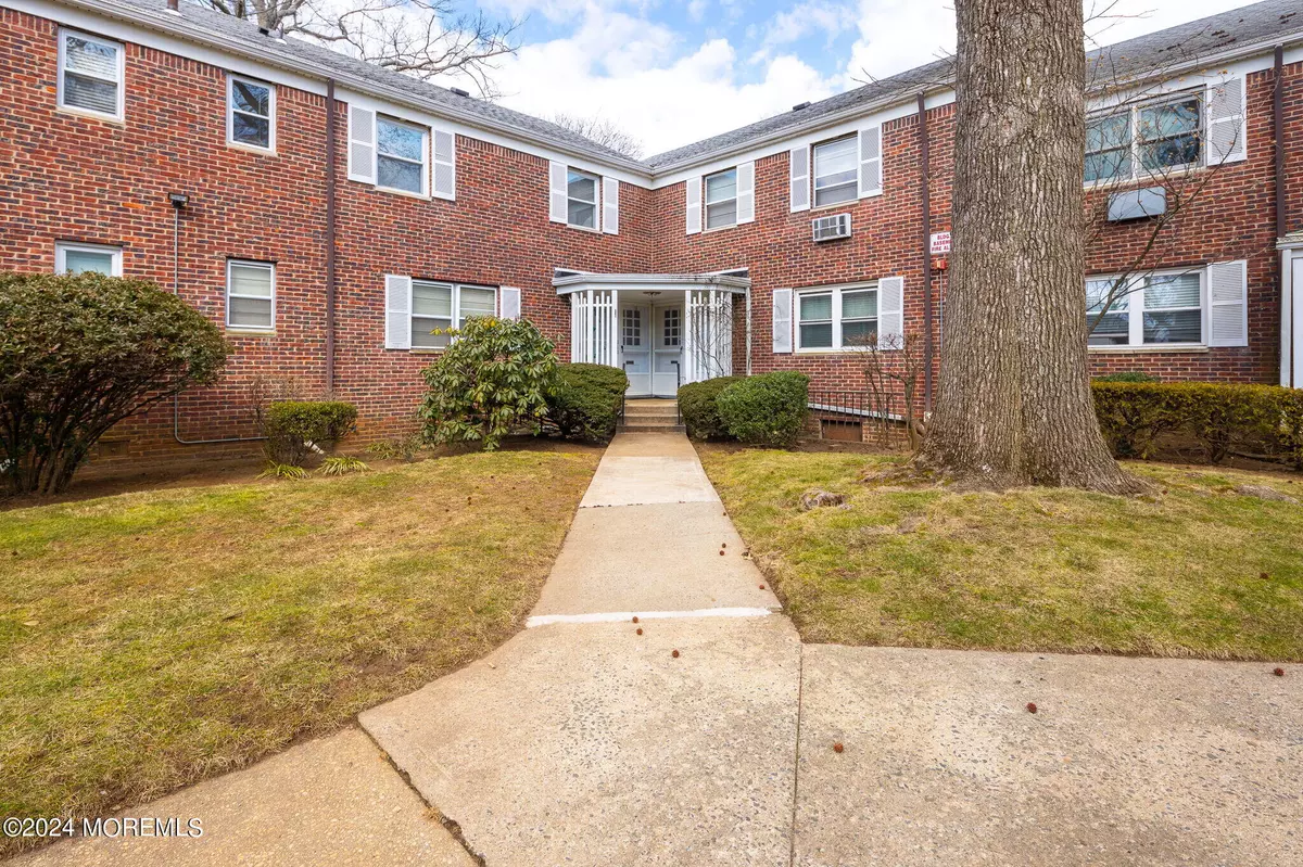 Red Bank, NJ 07701,33 Manor Drive