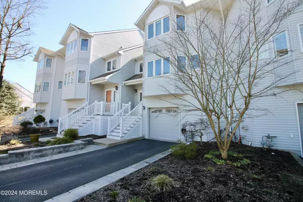 Toms River, NJ 08753,383 Begonia Court #3803