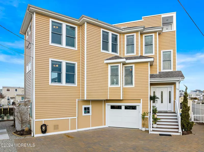 39 Shirley Lane, Beach Haven West, NJ 08050