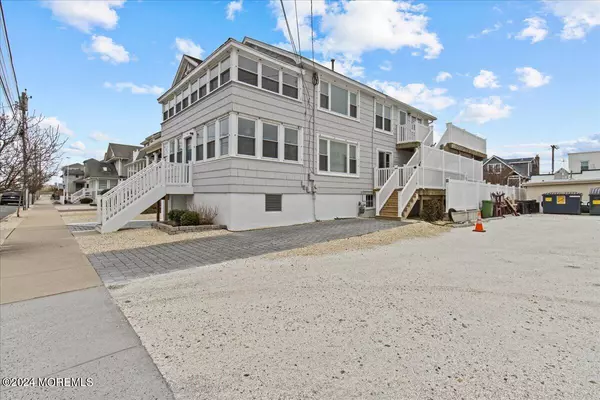 Lavallette, NJ 08735,51 3rd Avenue #B