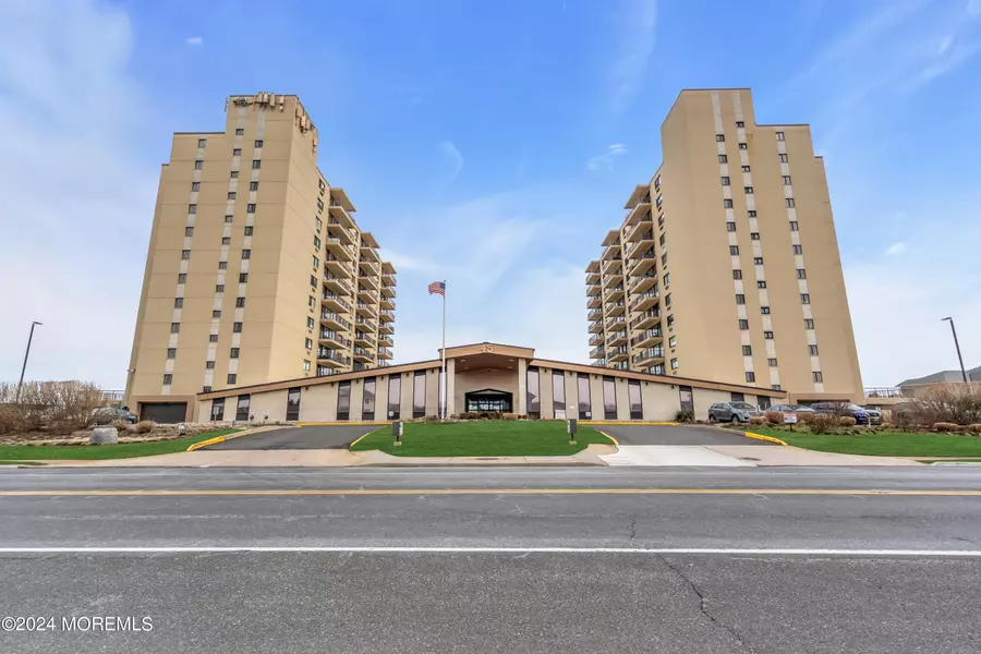 45 Ocean Avenue #10L, Monmouth Beach, NJ 07750