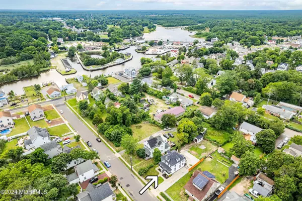 Tuckerton, NJ 08087,127 Otis Avenue