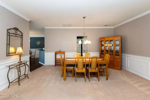 Lakewood, NJ 08701,96 Silverlawns Drive