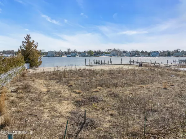 Brick, NJ 08723,23 Bay Way