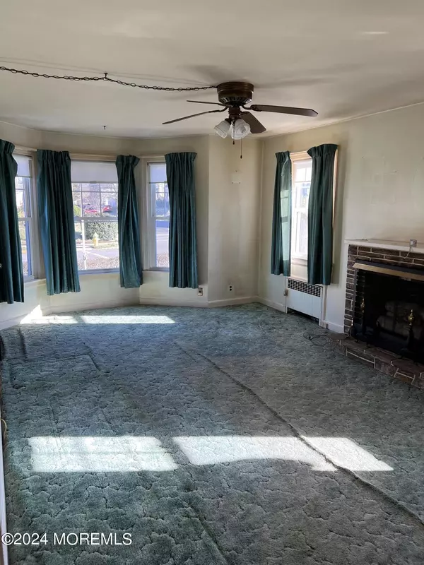 Bloomfield, NJ 07003,54 Lakewood Terrace