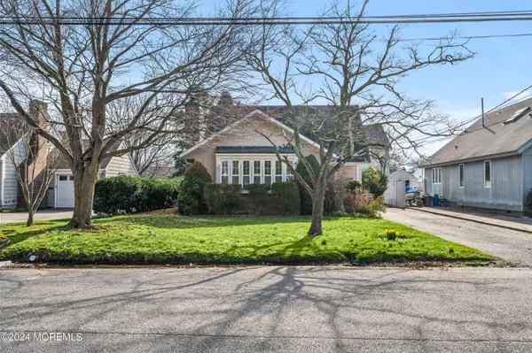 Brielle, NJ 08730,527 Woodland Avenue