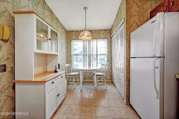 Red Bank, NJ 07701,16 Smoke Tree Terrace