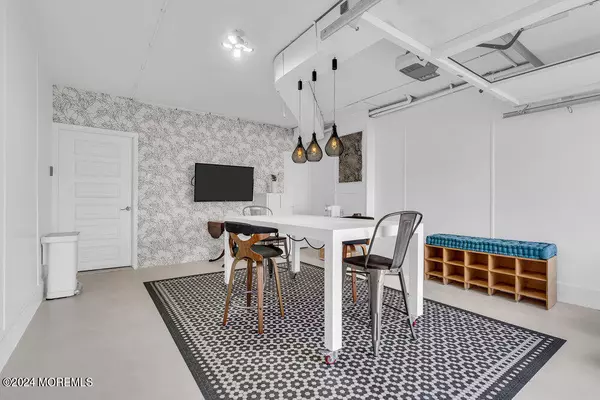 Sea Bright, NJ 07760,1184 Ocean Avenue #D3