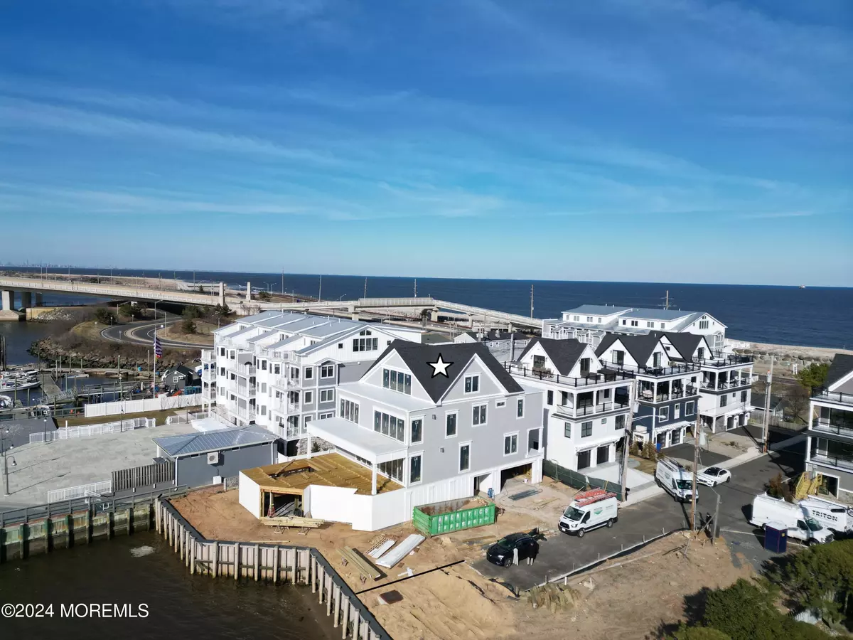 Sea Bright, NJ 07760,7 Mountainview Way