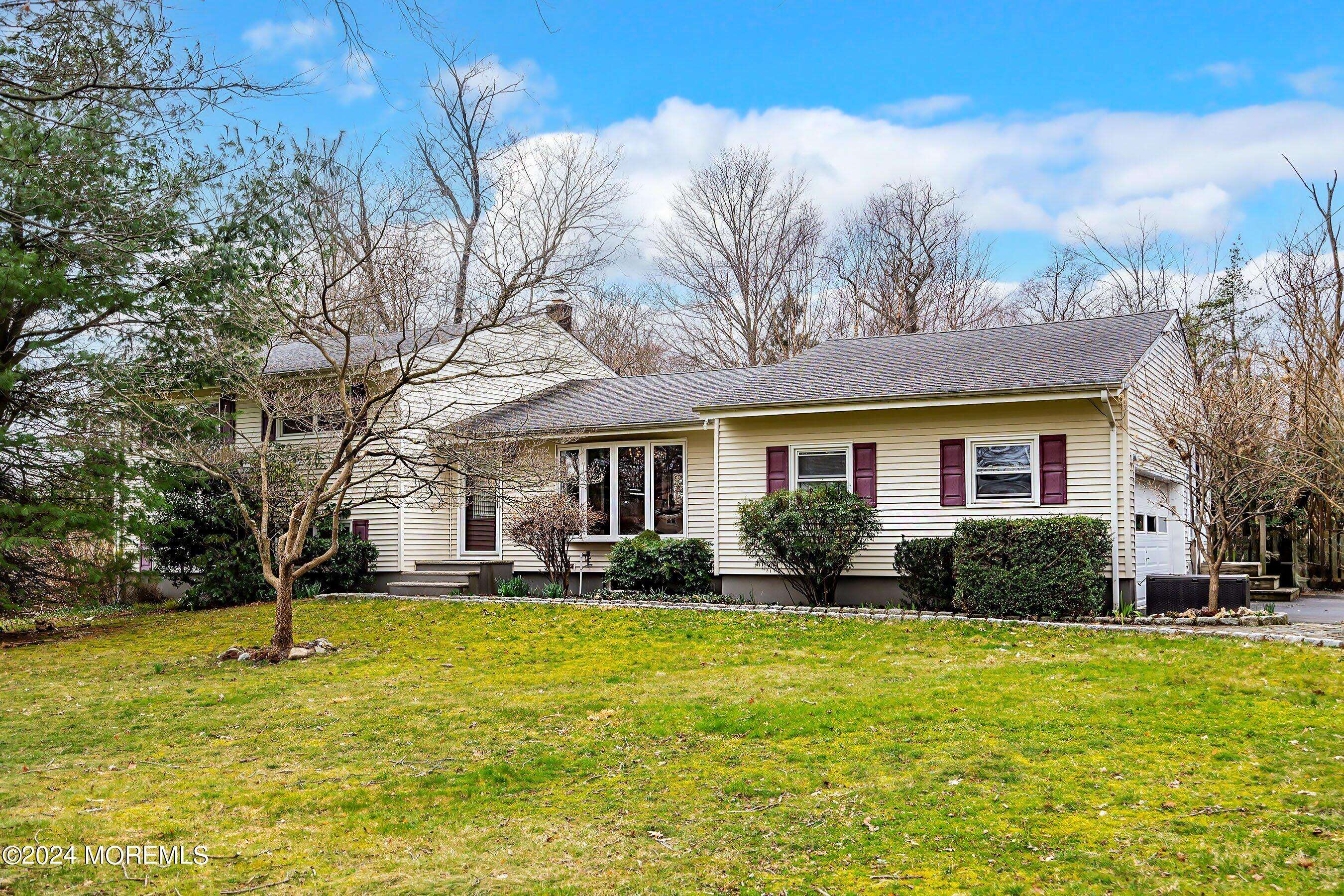 47 Cloverdale Circle, Tinton Falls, NJ 07724