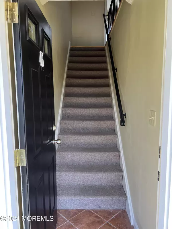 Atlantic Highlands, NJ 07716,46 King James Lane