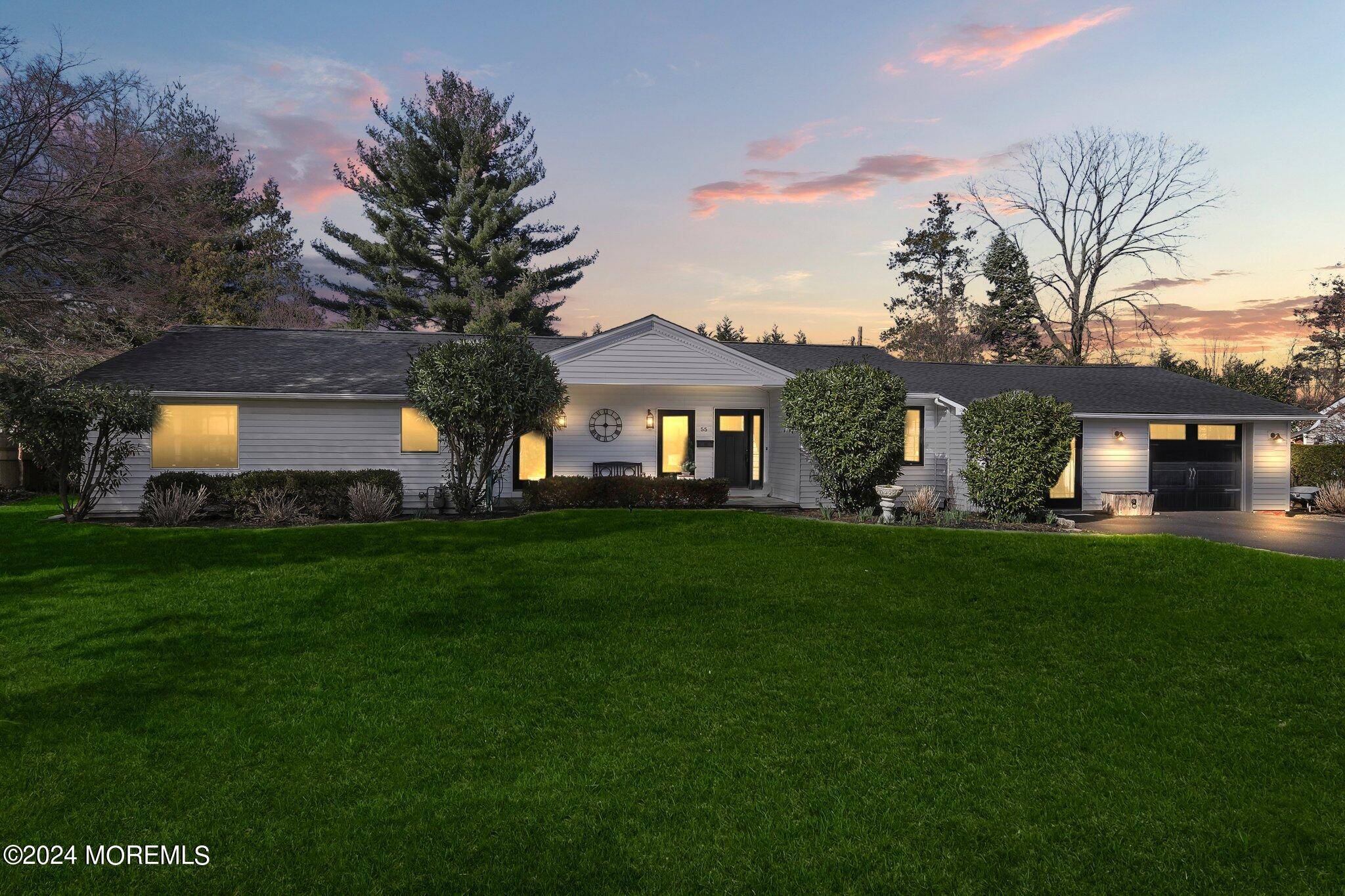55 Queen Ann Drive, Shrewsbury Boro, NJ 07702