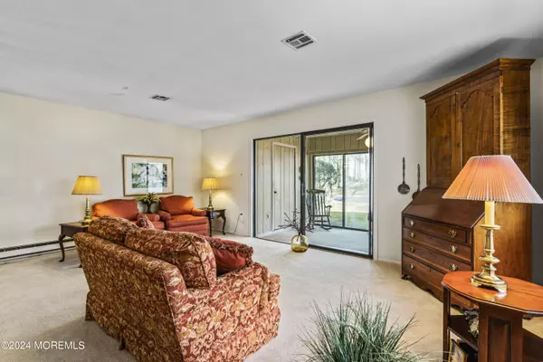 Red Bank, NJ 07701,12 Hyannis Court