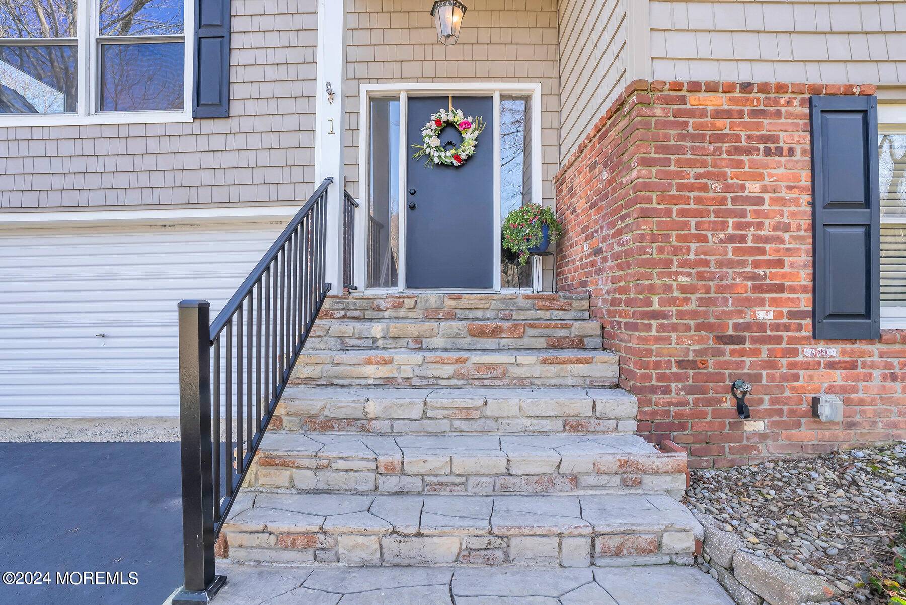 Highlands, NJ 07732,1 Bayview Street