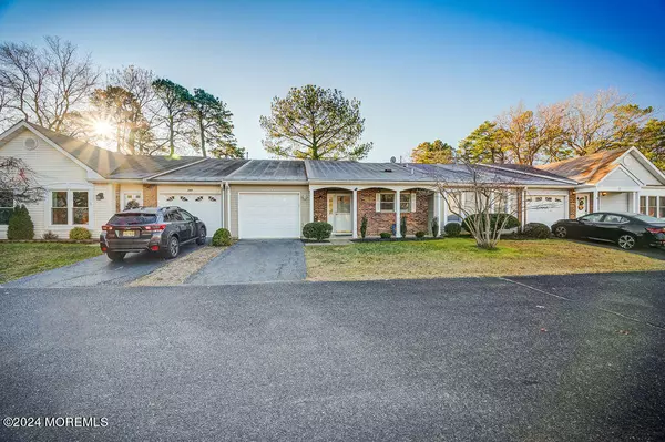 Lakewood, NJ 08701,242 Martine Way