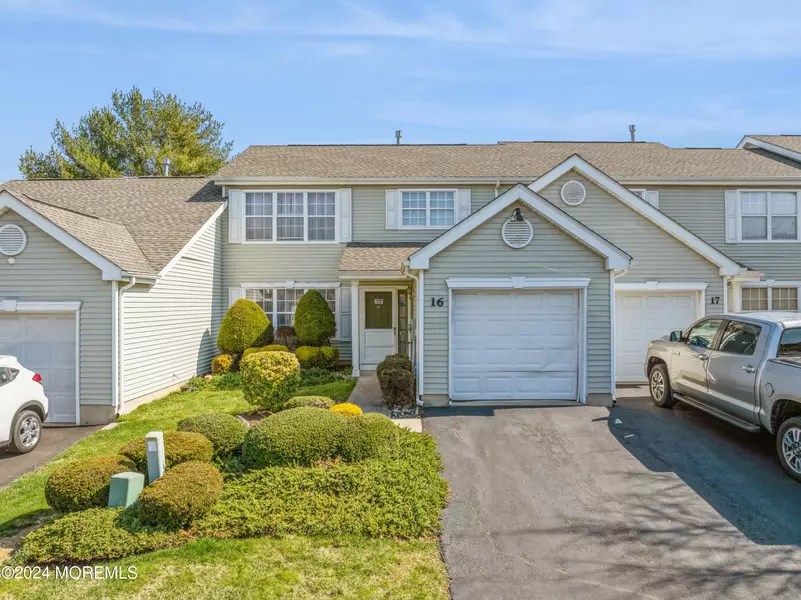 16 Mimosa Lane, Freehold, NJ 07728