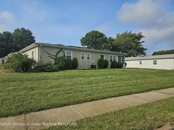 Brick, NJ 08723,5 Bow Drive