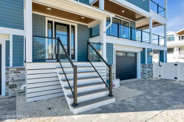 Surf City, NJ 08008,105 N Central Avenue