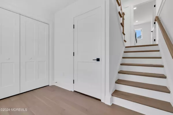 Surf City, NJ 08008,105 N Central Avenue