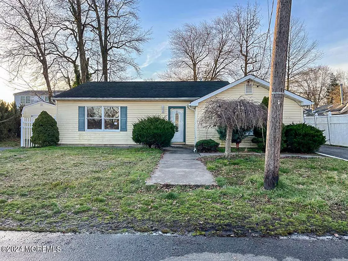 Keyport, NJ 07735,183 Greenwood Drive