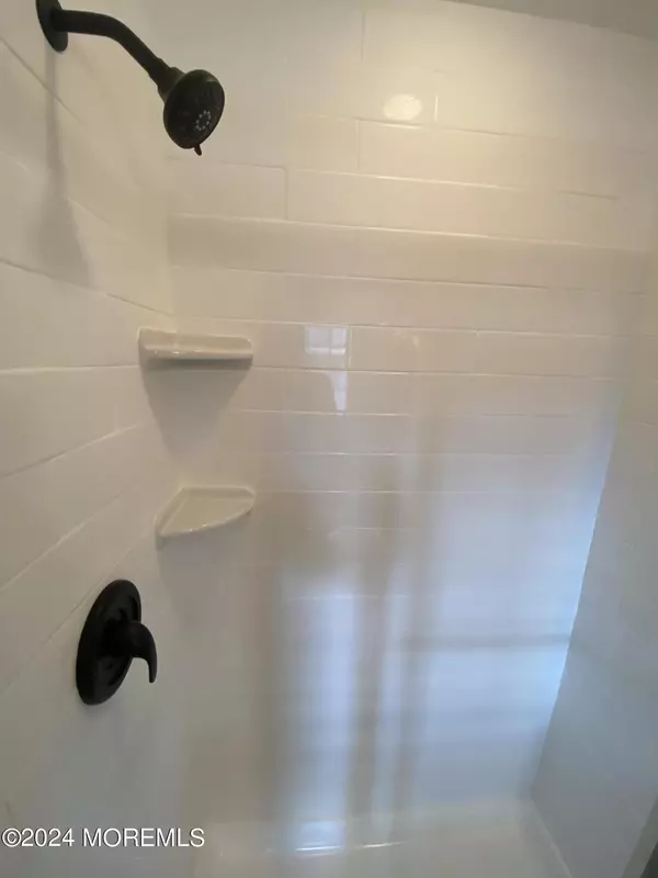 Lakewood, NJ 08701,598 Lake Point Drive