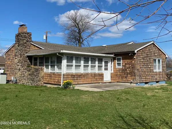 Oceanport, NJ 07757,24 Vreeland Place
