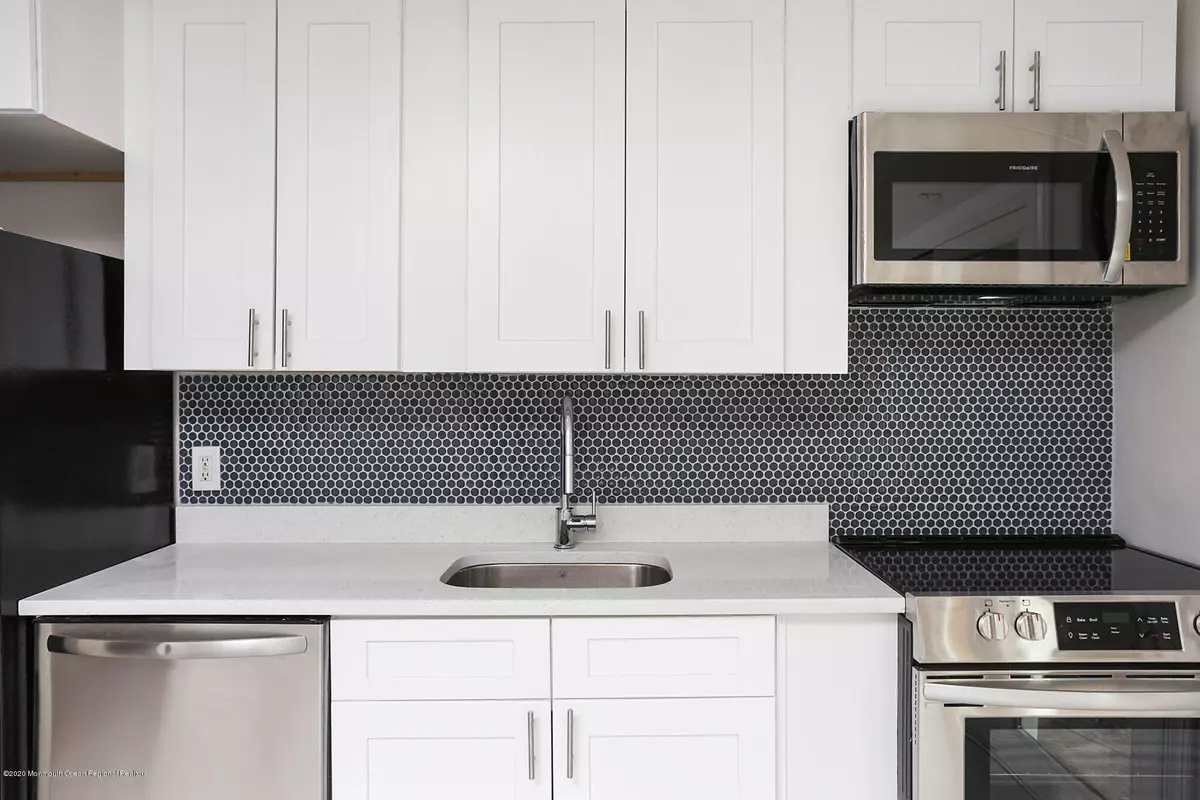 Atlantic Highlands, NJ 07716,96 East Avenue #85