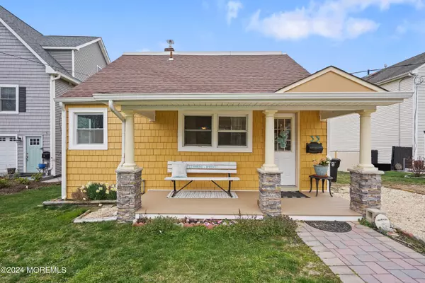 33 Florence Avenue, Leonardo, NJ 07737