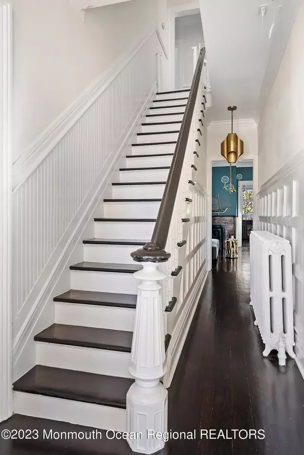 Red Bank, NJ 07701,27 South Street