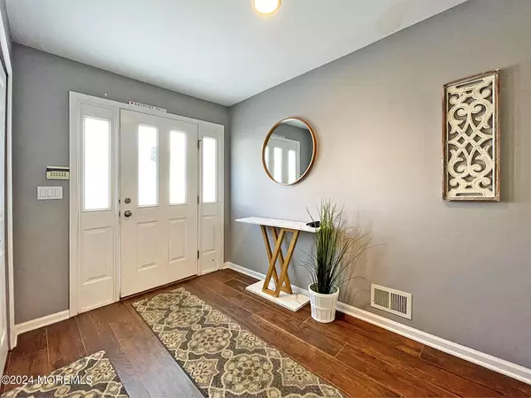 Keyport, NJ 07735,139 3rd Street #2