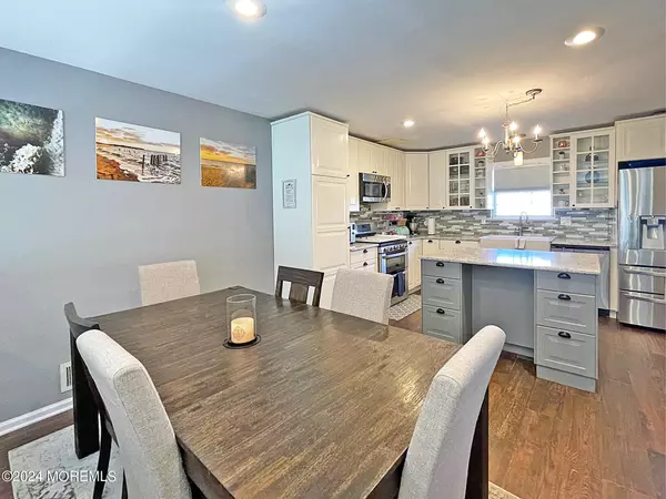 Keyport, NJ 07735,139 3rd Street #2