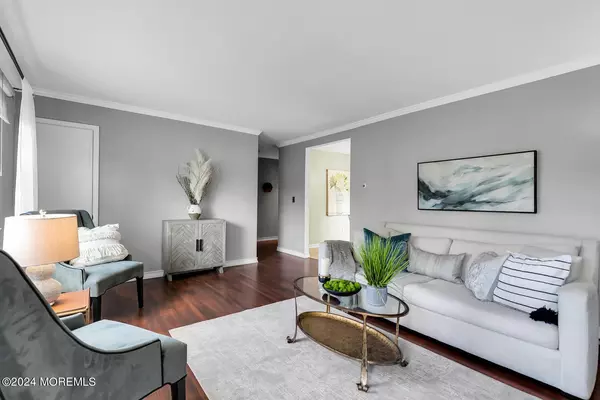 Red Bank, NJ 07701,12 Brook Street