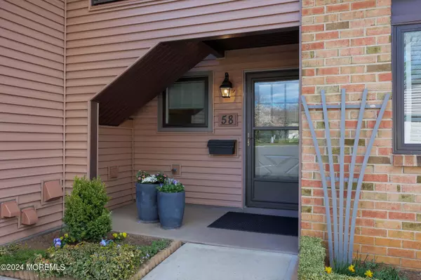 Red Bank, NJ 07701,58 Friendship Court